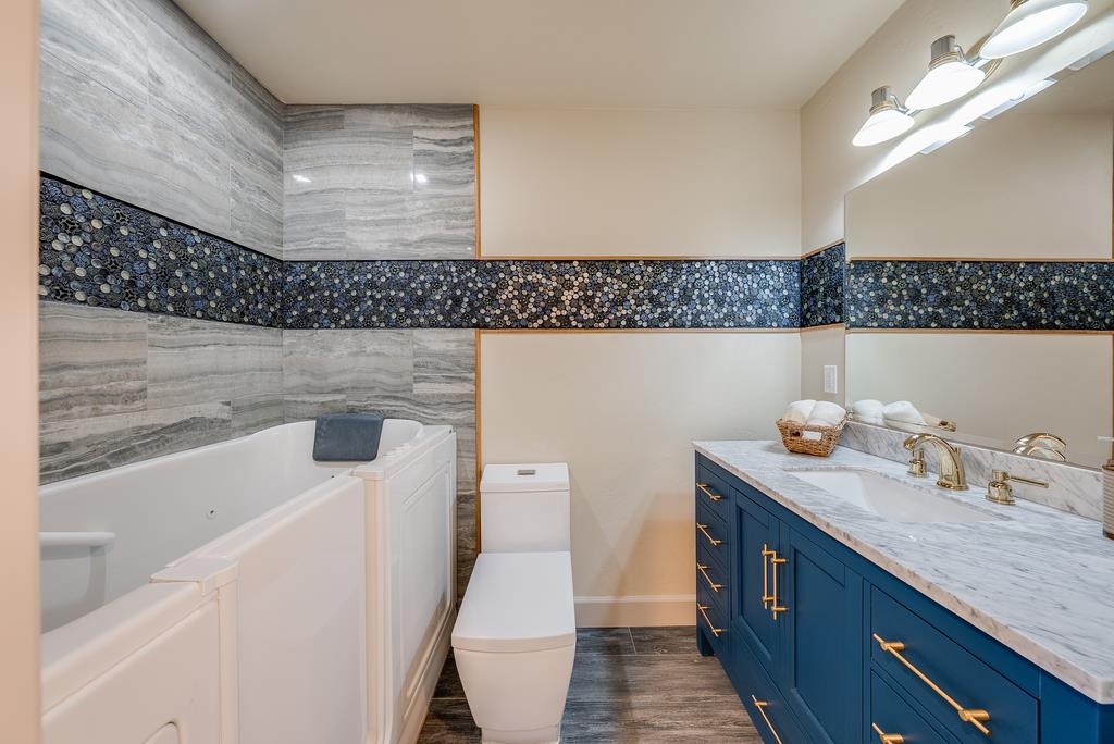 Detail Gallery Image 56 of 70 For 102 Livermore Ave, Capitola,  CA 95010 - 5 Beds | 4 Baths