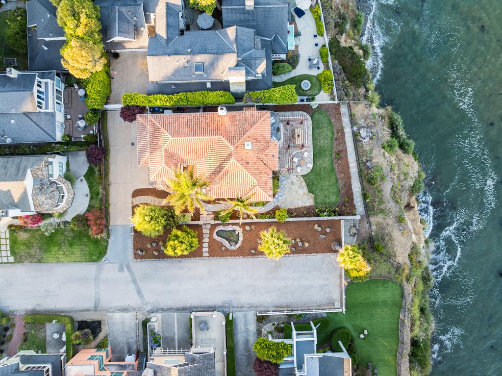 Detail Gallery Image 66 of 70 For 102 Livermore Ave, Capitola,  CA 95010 - 5 Beds | 4 Baths