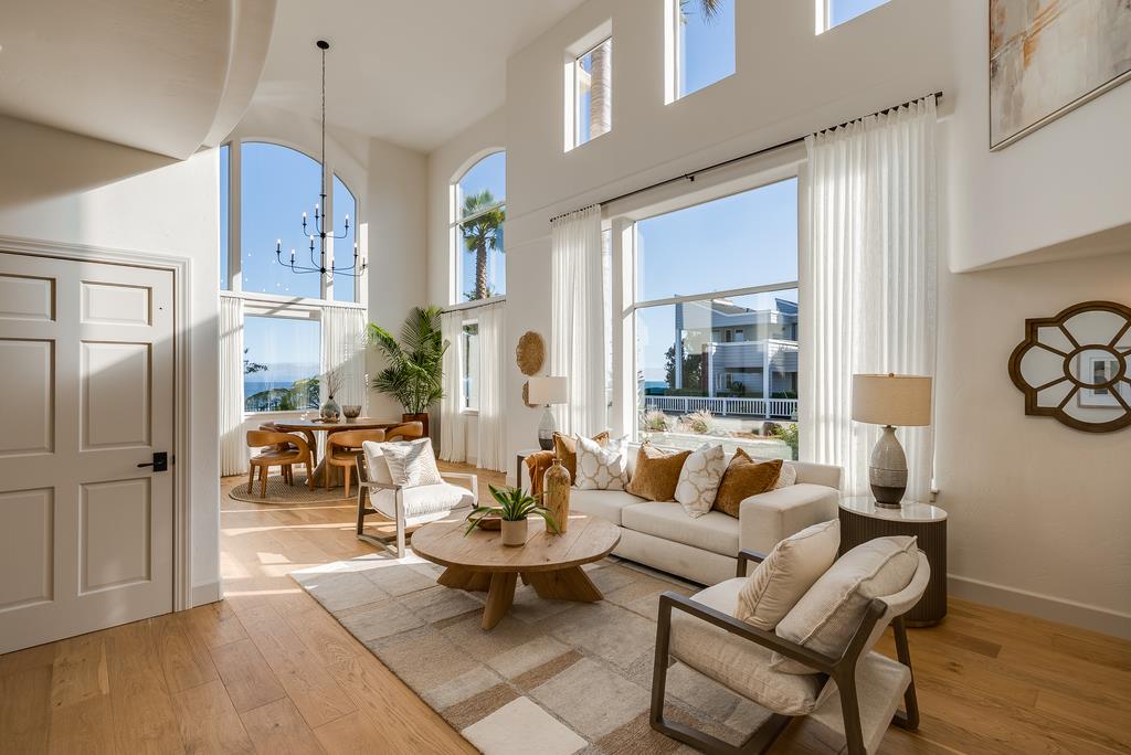 Detail Gallery Image 6 of 70 For 102 Livermore Ave, Capitola,  CA 95010 - 5 Beds | 4 Baths
