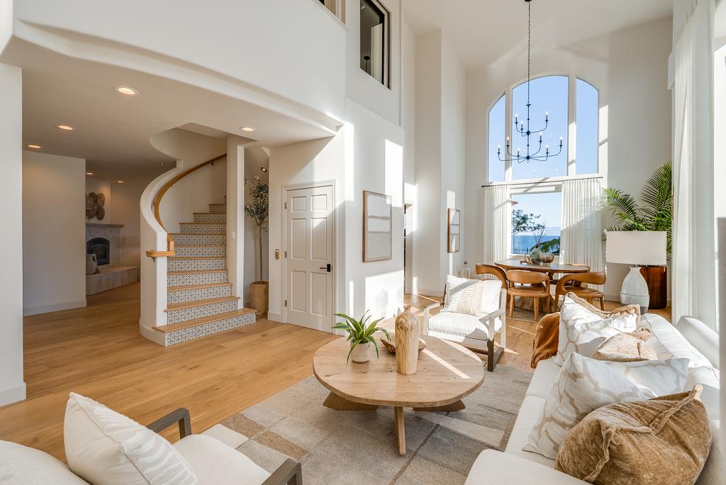 Detail Gallery Image 8 of 70 For 102 Livermore Ave, Capitola,  CA 95010 - 5 Beds | 4 Baths