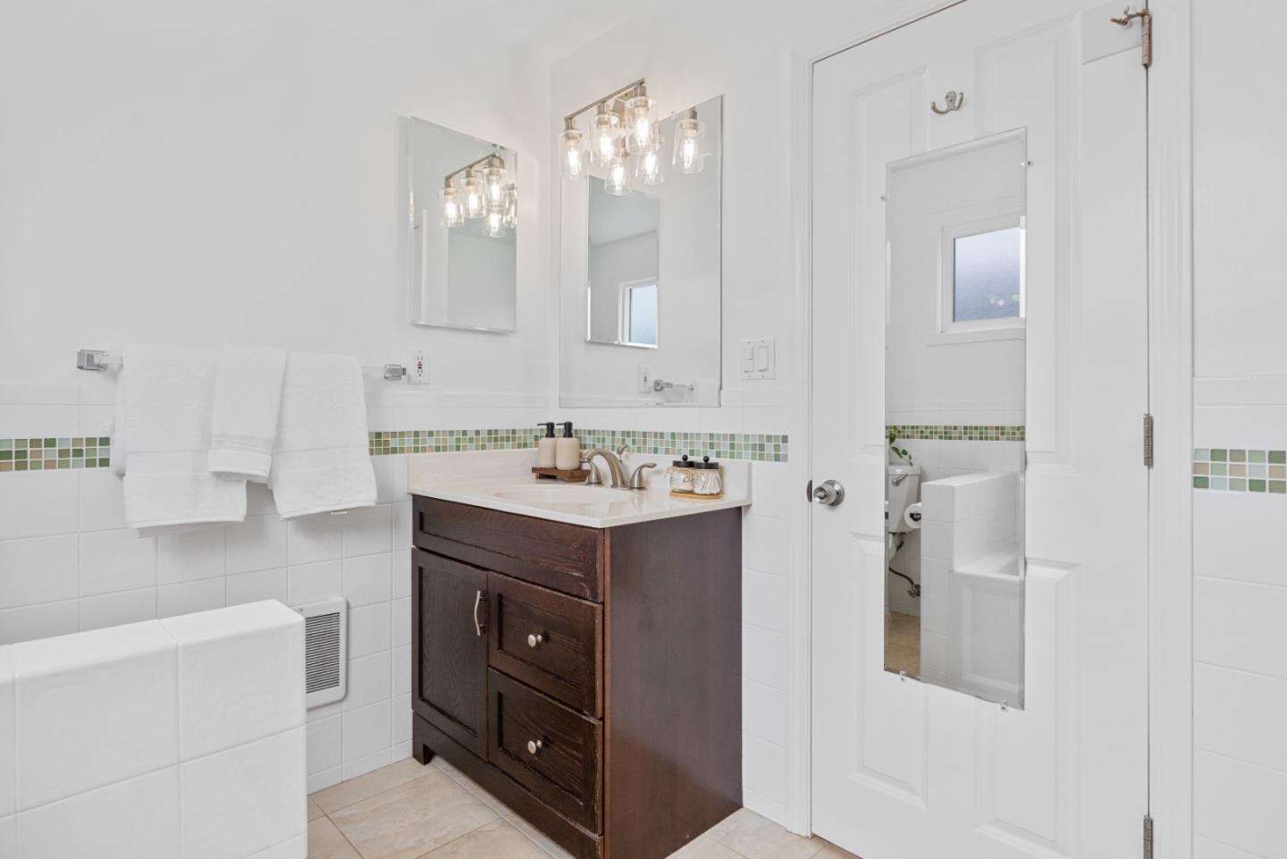 Detail Gallery Image 33 of 53 For 383 Glenwood Ave, Daly City,  CA 94015 - 4 Beds | 2/1 Baths