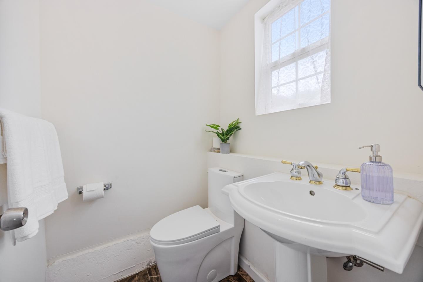 Detail Gallery Image 47 of 53 For 383 Glenwood Ave, Daly City,  CA 94015 - 4 Beds | 2/1 Baths