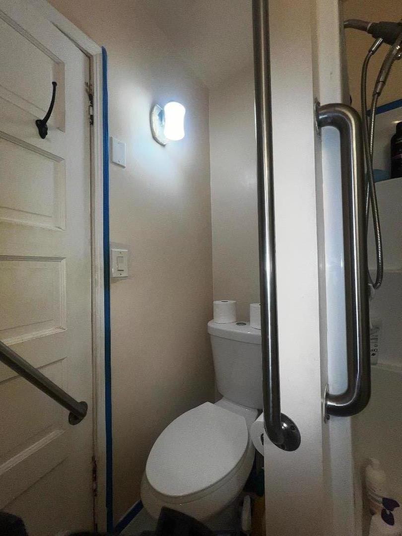 Detail Gallery Image 11 of 21 For 674 Plaza Ave, Sacramento,  CA 95815 - 2 Beds | 1 Baths
