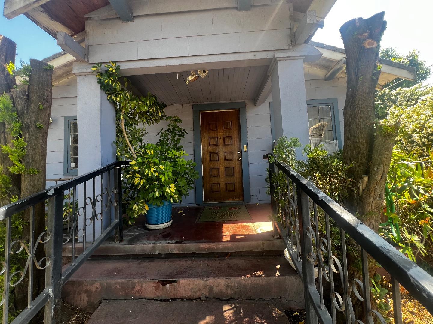 Detail Gallery Image 5 of 21 For 674 Plaza Ave, Sacramento,  CA 95815 - 2 Beds | 1 Baths