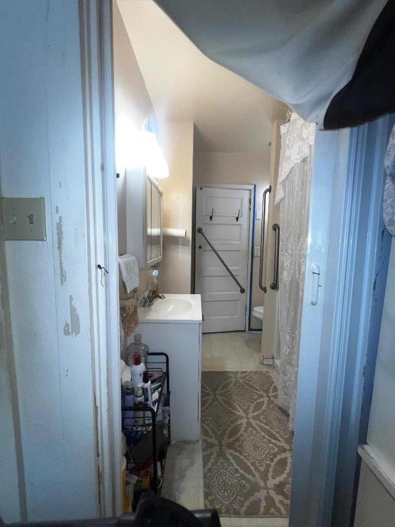Detail Gallery Image 8 of 21 For 674 Plaza Ave, Sacramento,  CA 95815 - 2 Beds | 1 Baths