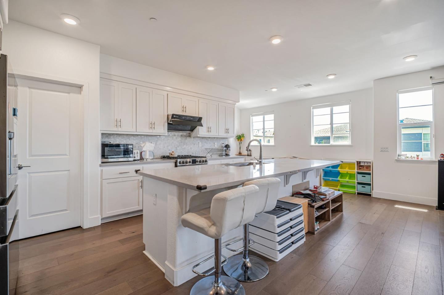 Detail Gallery Image 12 of 31 For 29464 Urbia Way, Hayward,  CA 94544 - 2 Beds | 2 Baths