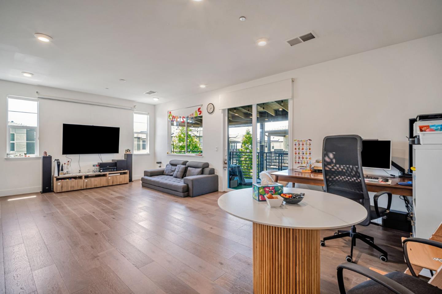 Detail Gallery Image 14 of 31 For 29464 Urbia Way, Hayward,  CA 94544 - 2 Beds | 2 Baths