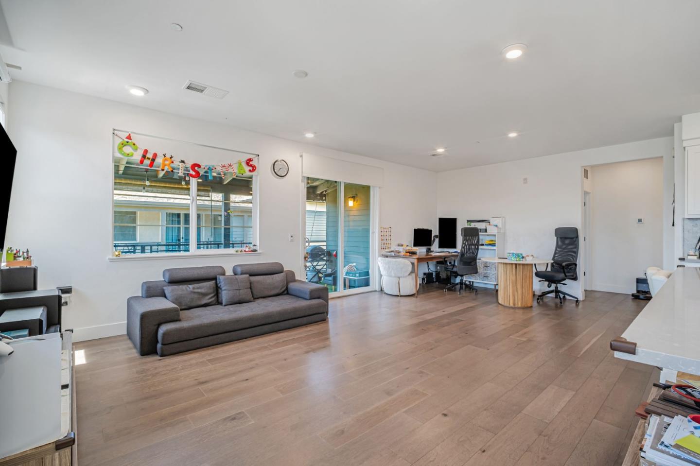 Detail Gallery Image 9 of 31 For 29464 Urbia Way, Hayward,  CA 94544 - 2 Beds | 2 Baths
