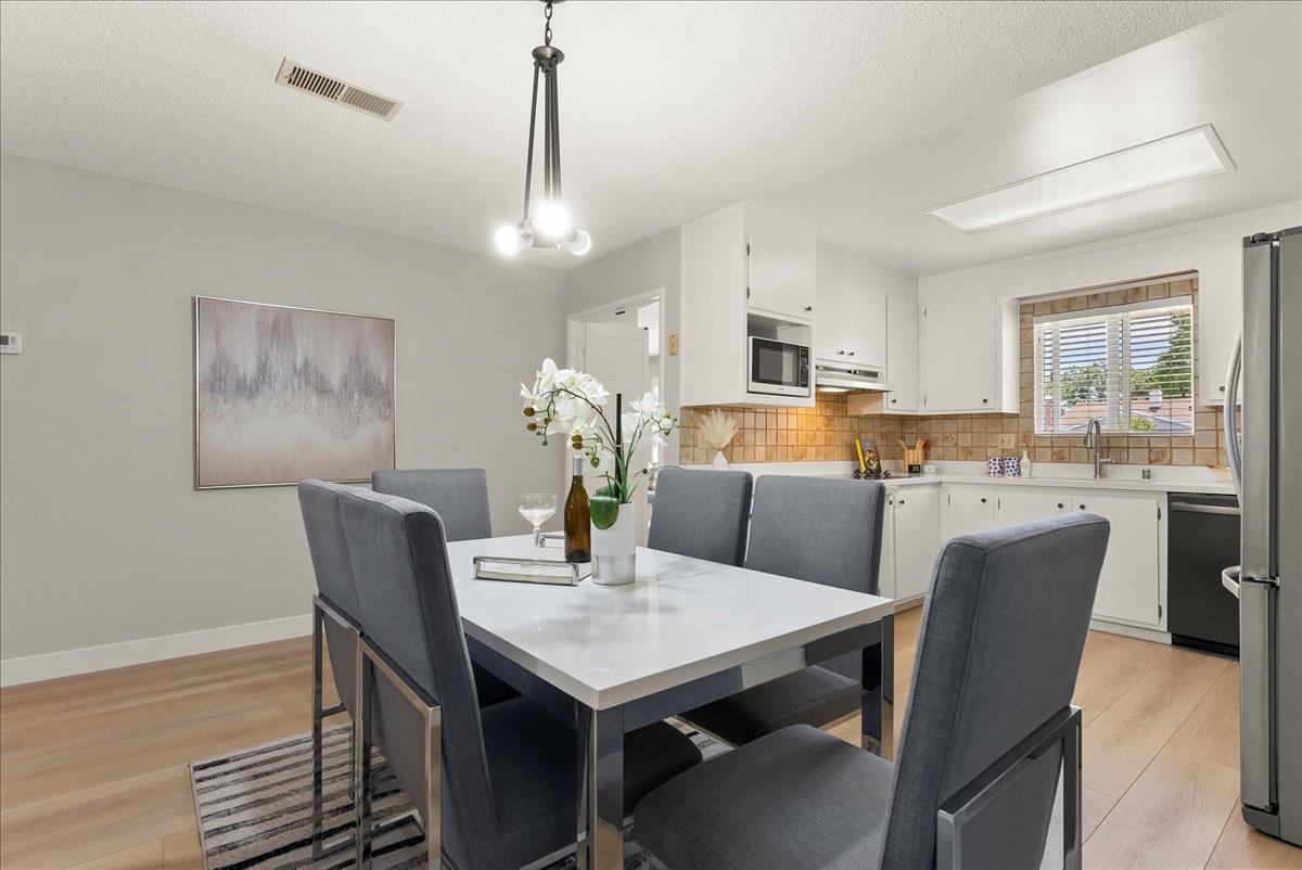 Detail Gallery Image 11 of 35 For 897 Loyalton Dr, Campbell,  CA 95008 - 3 Beds | 2 Baths