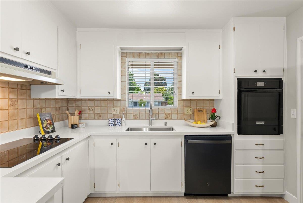 Detail Gallery Image 13 of 35 For 897 Loyalton Dr, Campbell,  CA 95008 - 3 Beds | 2 Baths