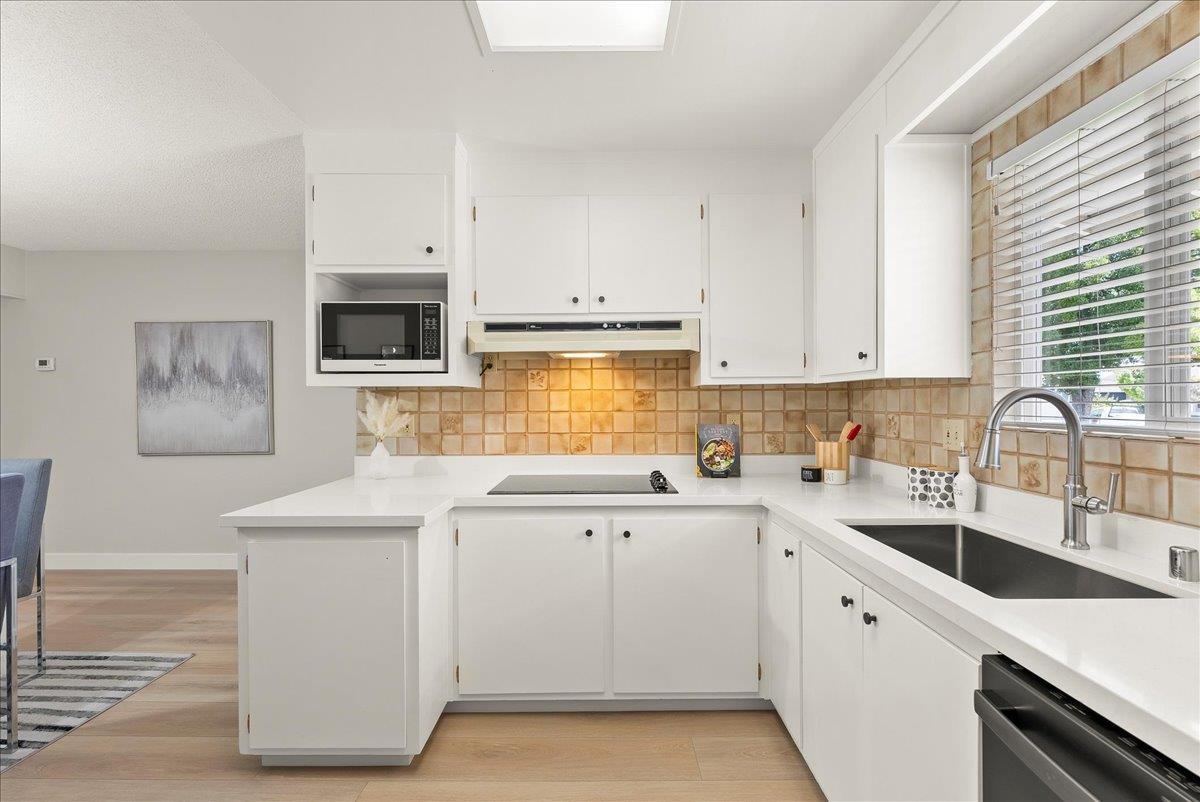 Detail Gallery Image 14 of 35 For 897 Loyalton Dr, Campbell,  CA 95008 - 3 Beds | 2 Baths