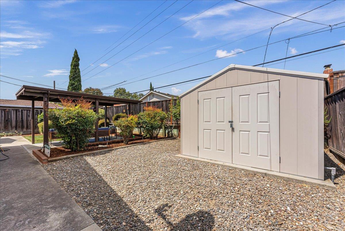 Detail Gallery Image 33 of 35 For 897 Loyalton Dr, Campbell,  CA 95008 - 3 Beds | 2 Baths