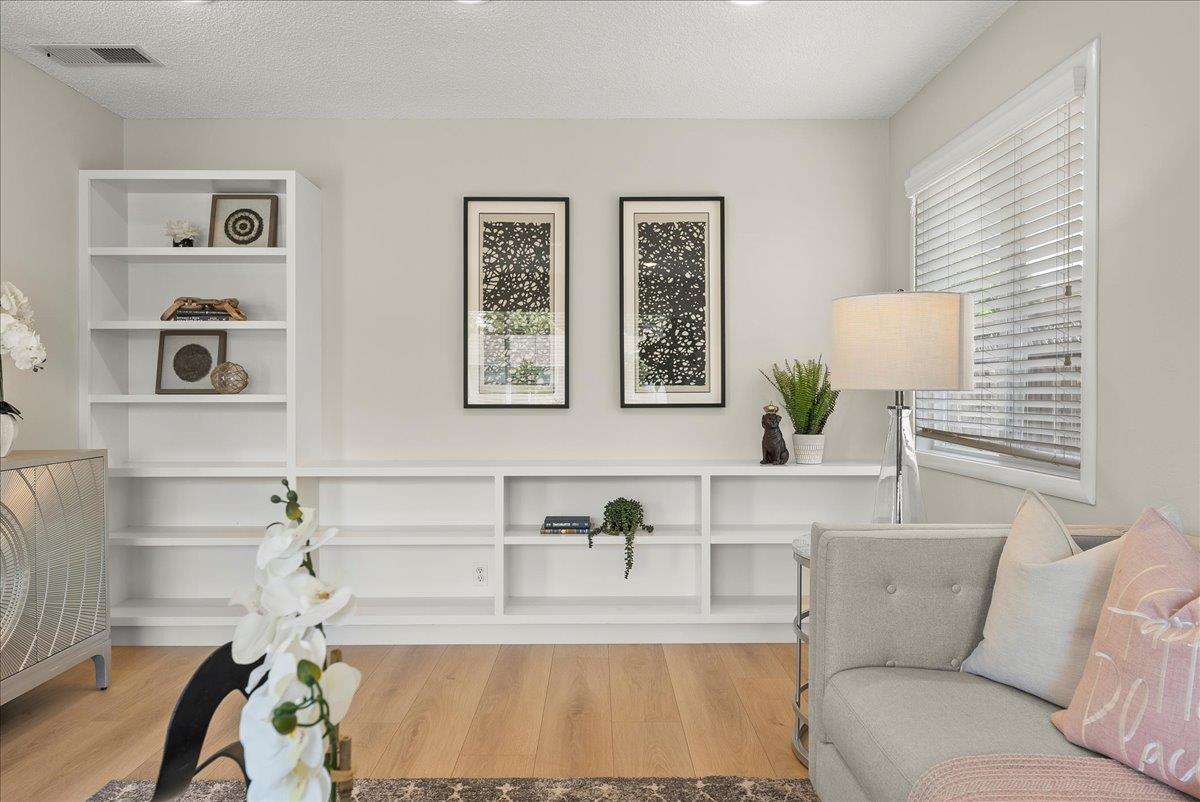Detail Gallery Image 9 of 35 For 897 Loyalton Dr, Campbell,  CA 95008 - 3 Beds | 2 Baths