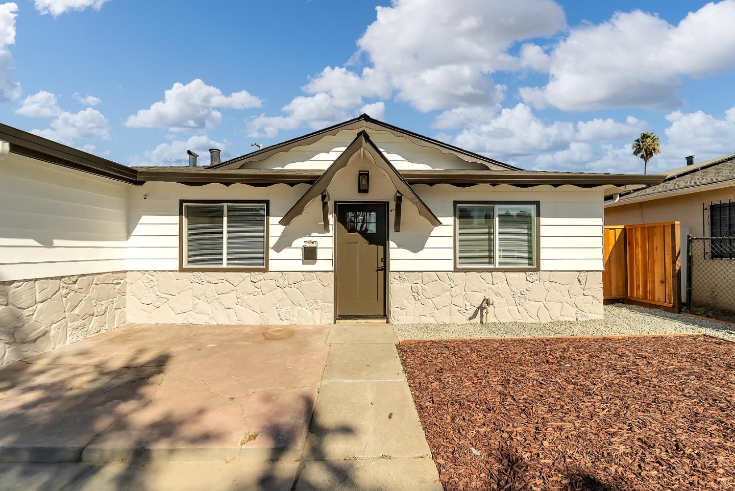 Detail Gallery Image 3 of 24 For 2668 Mozart Ave, San Jose,  CA 95122 - 4 Beds | 2 Baths