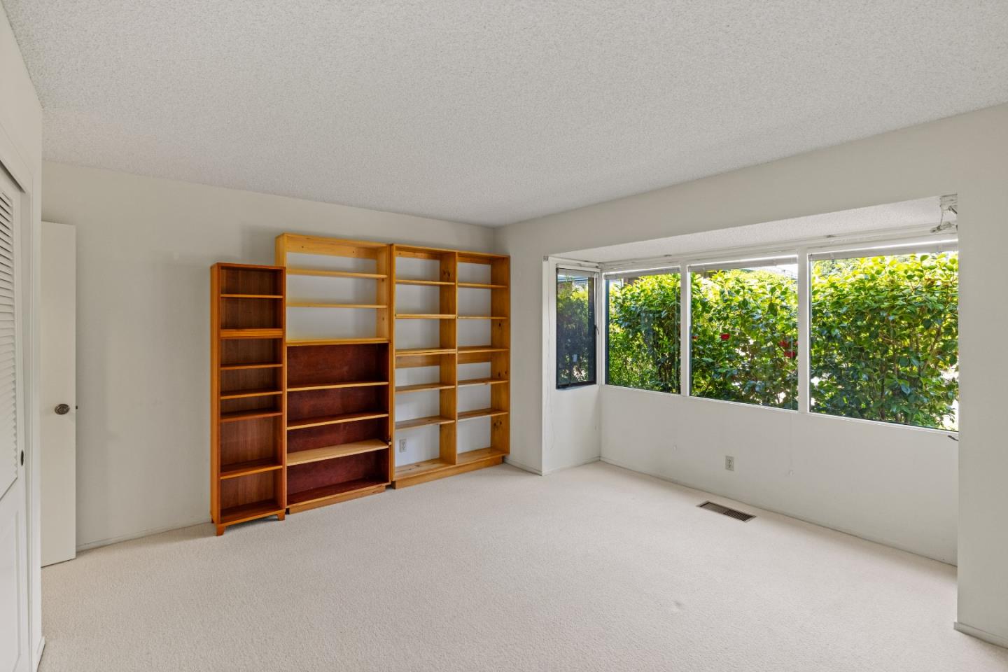 Detail Gallery Image 13 of 36 For 254 Del Mesa, Carmel,  CA 93923 - 2 Beds | 2 Baths