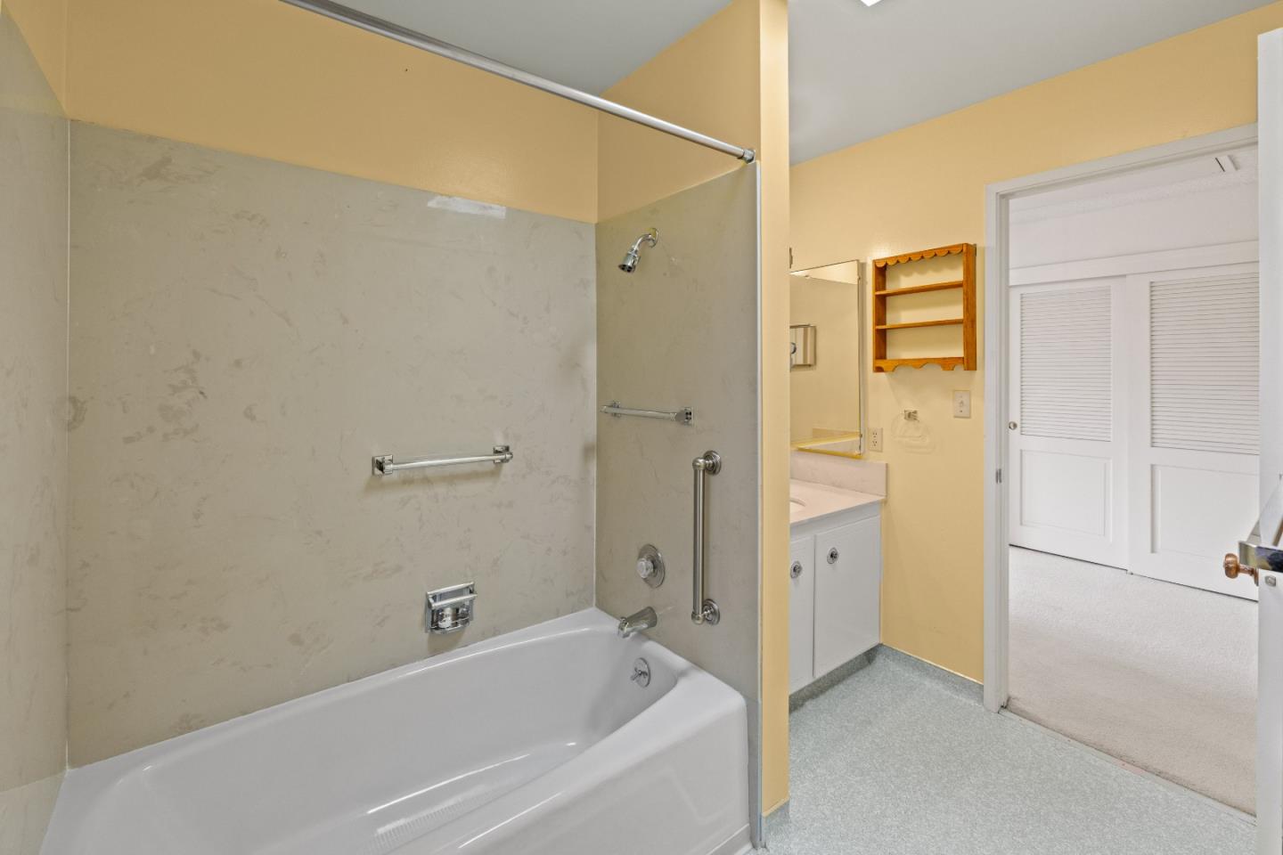 Detail Gallery Image 18 of 36 For 254 Del Mesa, Carmel,  CA 93923 - 2 Beds | 2 Baths