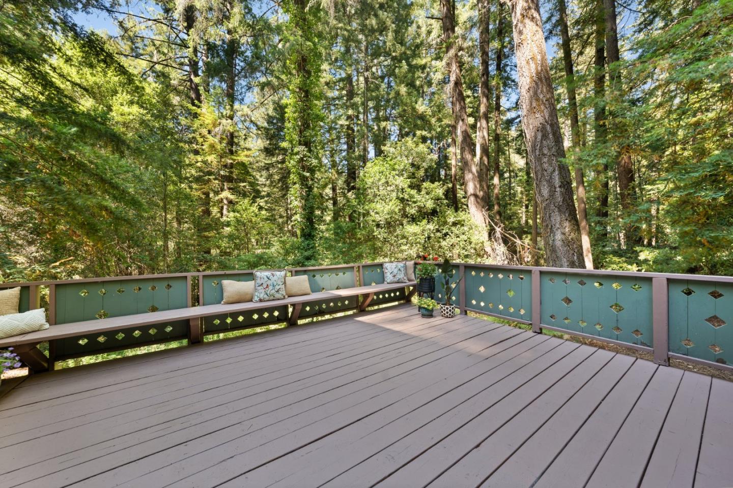 Detail Gallery Image 12 of 46 For 1666 Creek Dr, Felton,  CA 95018 - 4 Beds | 2/1 Baths