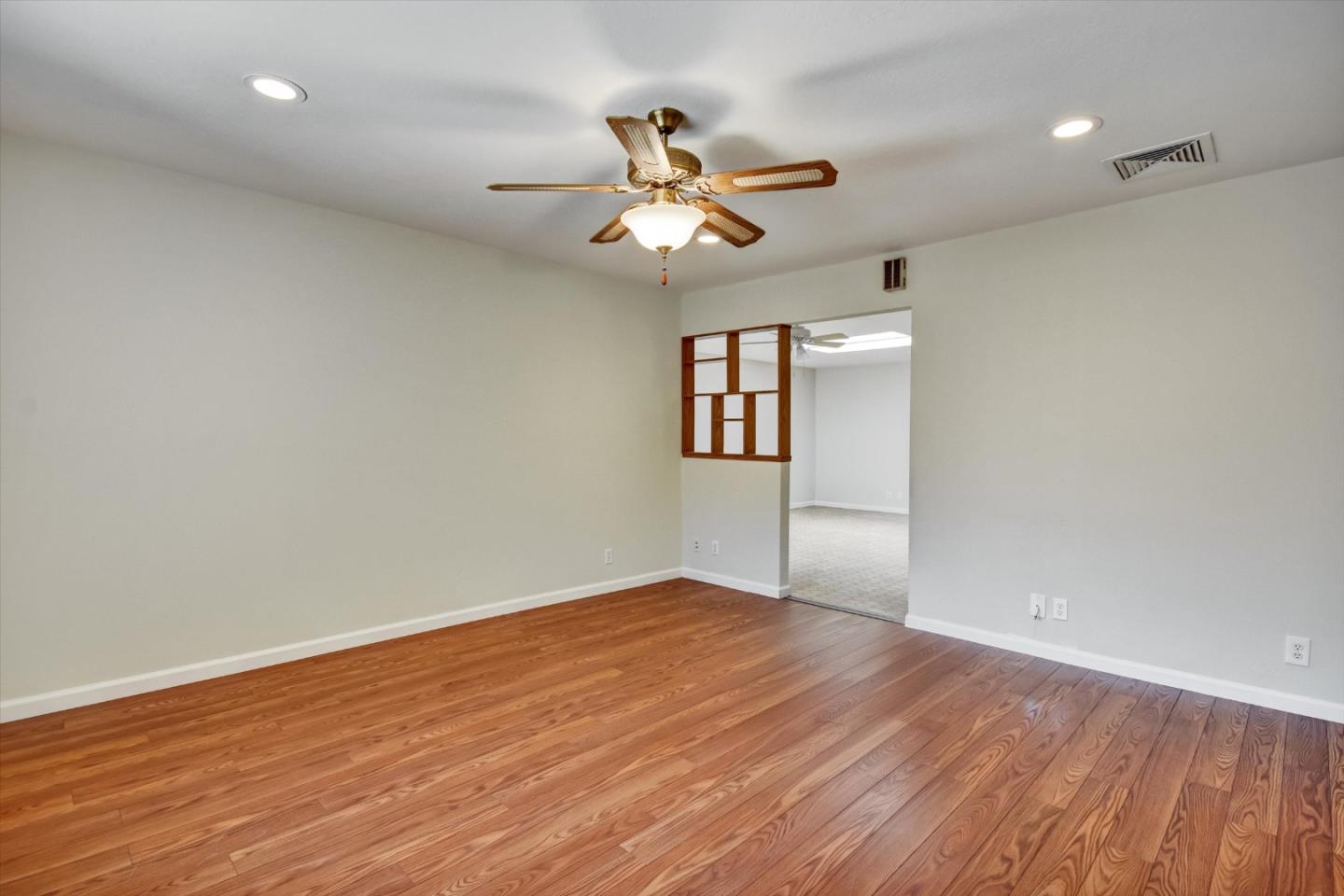 Detail Gallery Image 12 of 35 For 1543 Willowbrook Dr, San Jose,  CA 95118 - 4 Beds | 2/1 Baths