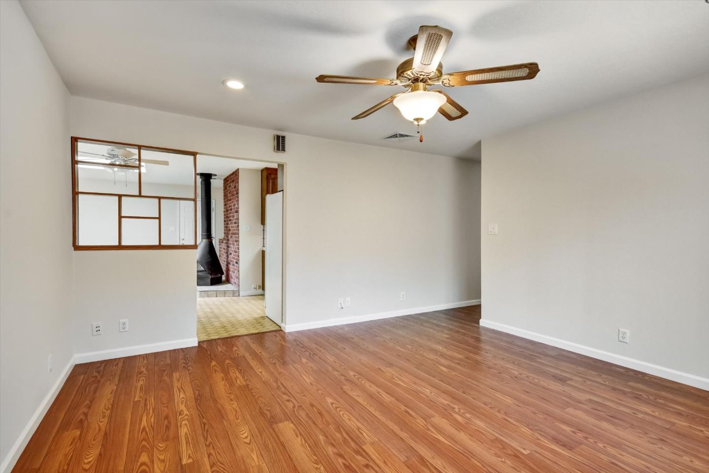 Detail Gallery Image 13 of 35 For 1543 Willowbrook Dr, San Jose,  CA 95118 - 4 Beds | 2/1 Baths