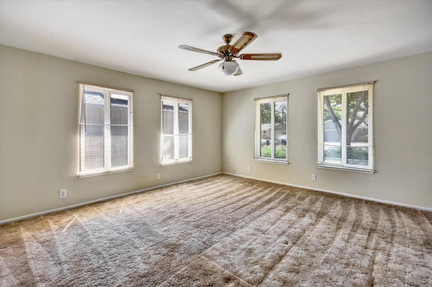 Detail Gallery Image 15 of 35 For 1543 Willowbrook Dr, San Jose,  CA 95118 - 4 Beds | 2/1 Baths