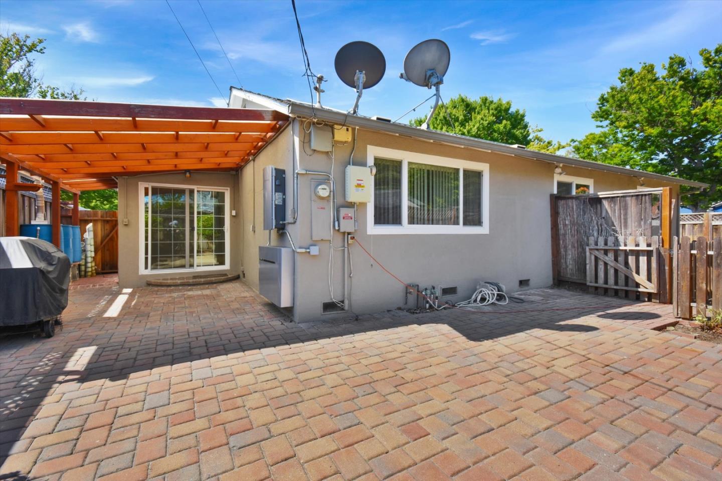 Detail Gallery Image 27 of 35 For 1543 Willowbrook Dr, San Jose,  CA 95118 - 4 Beds | 2/1 Baths
