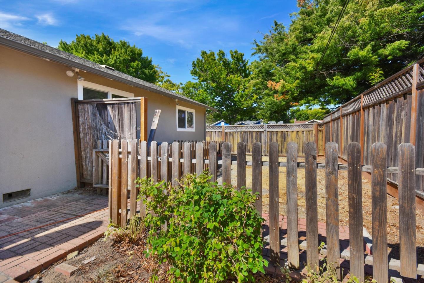 Detail Gallery Image 30 of 35 For 1543 Willowbrook Dr, San Jose,  CA 95118 - 4 Beds | 2/1 Baths