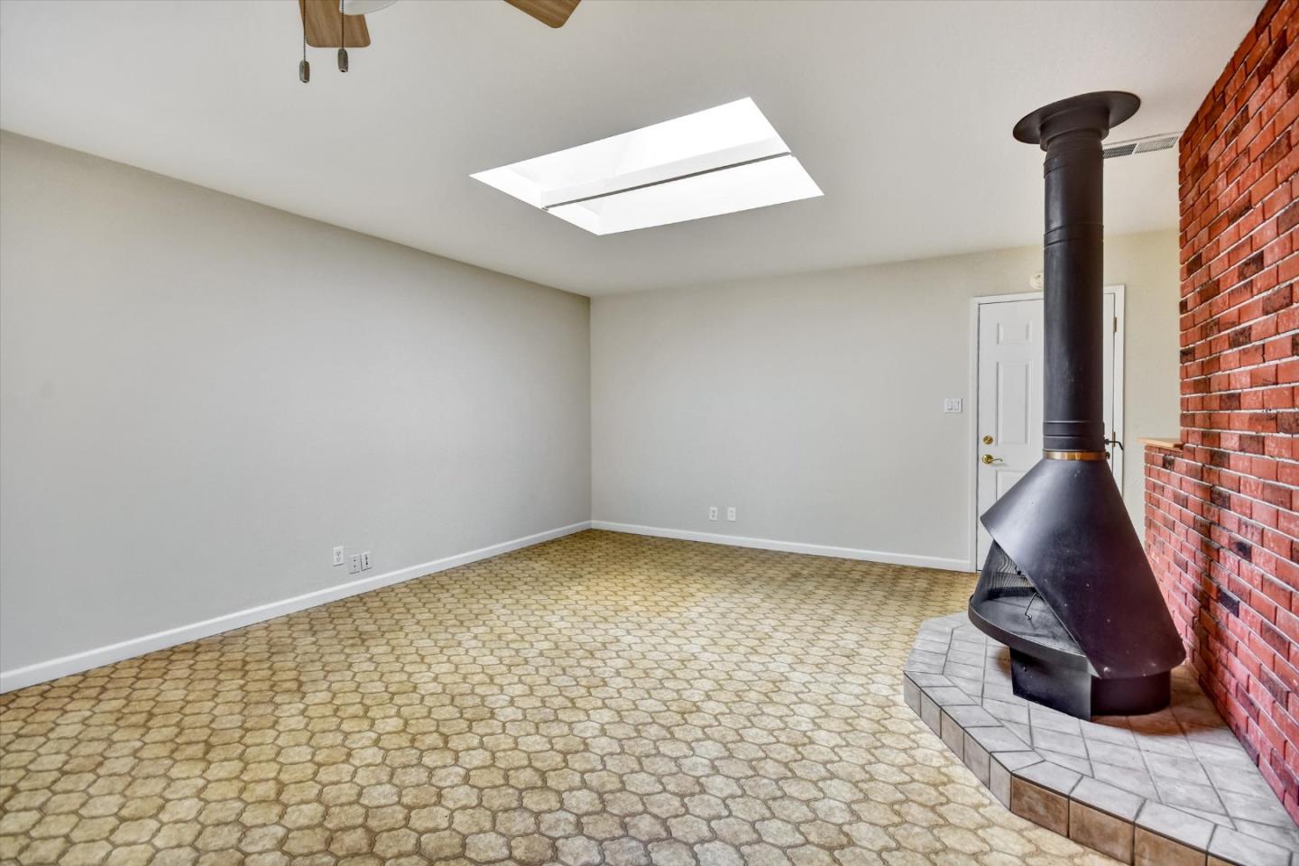 Detail Gallery Image 8 of 35 For 1543 Willowbrook Dr, San Jose,  CA 95118 - 4 Beds | 2/1 Baths
