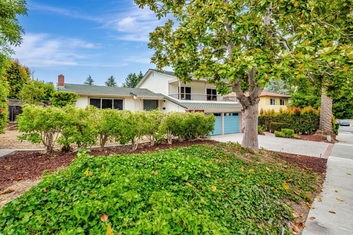Detail Gallery Image 3 of 61 For 239 Segre Pl, Santa Cruz,  CA 95060 - 4 Beds | 3 Baths