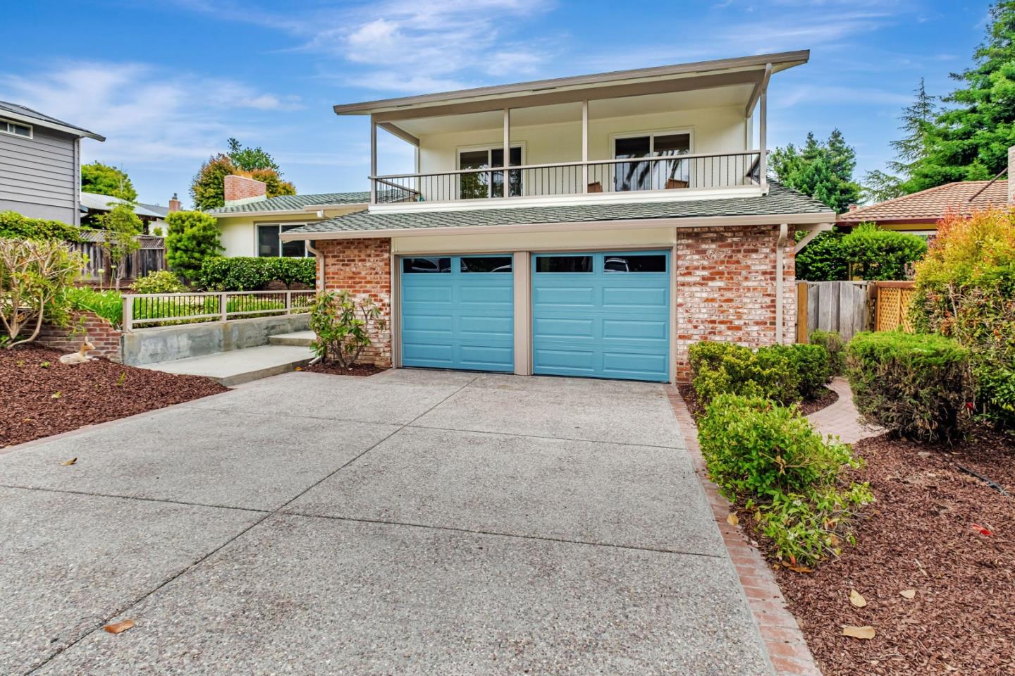 Detail Gallery Image 4 of 61 For 239 Segre Pl, Santa Cruz,  CA 95060 - 4 Beds | 3 Baths