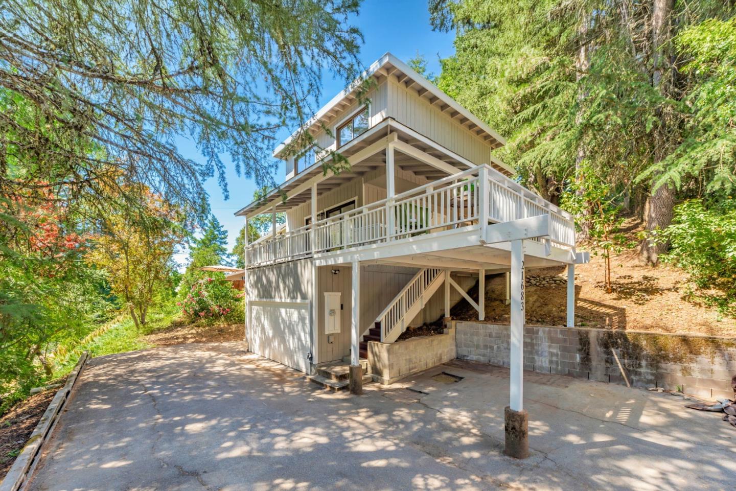 Detail Gallery Image 2 of 36 For 21683 Summit Rd, Los Gatos,  CA 95033 - 2 Beds | 1 Baths