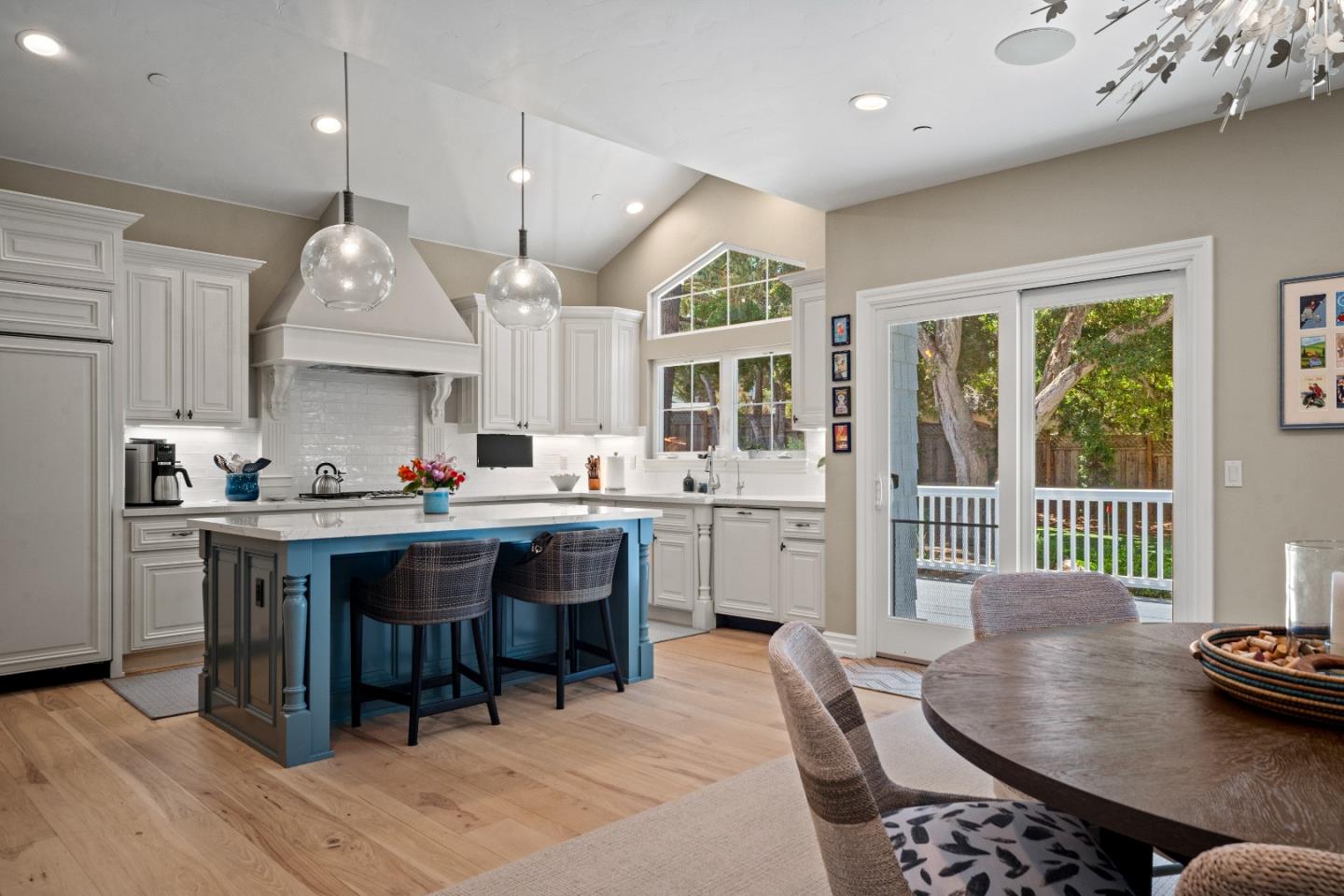 Detail Gallery Image 11 of 49 For 2823 Congress Rd, Pebble Beach,  CA 93953 - 4 Beds | 3/1 Baths