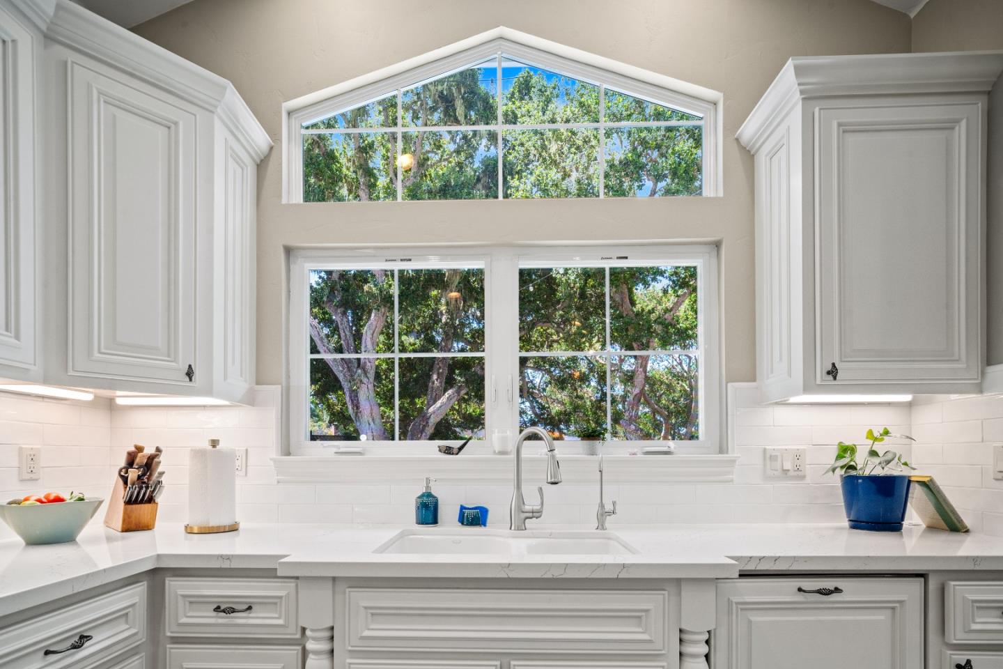 Detail Gallery Image 7 of 49 For 2823 Congress Rd, Pebble Beach,  CA 93953 - 4 Beds | 3/1 Baths