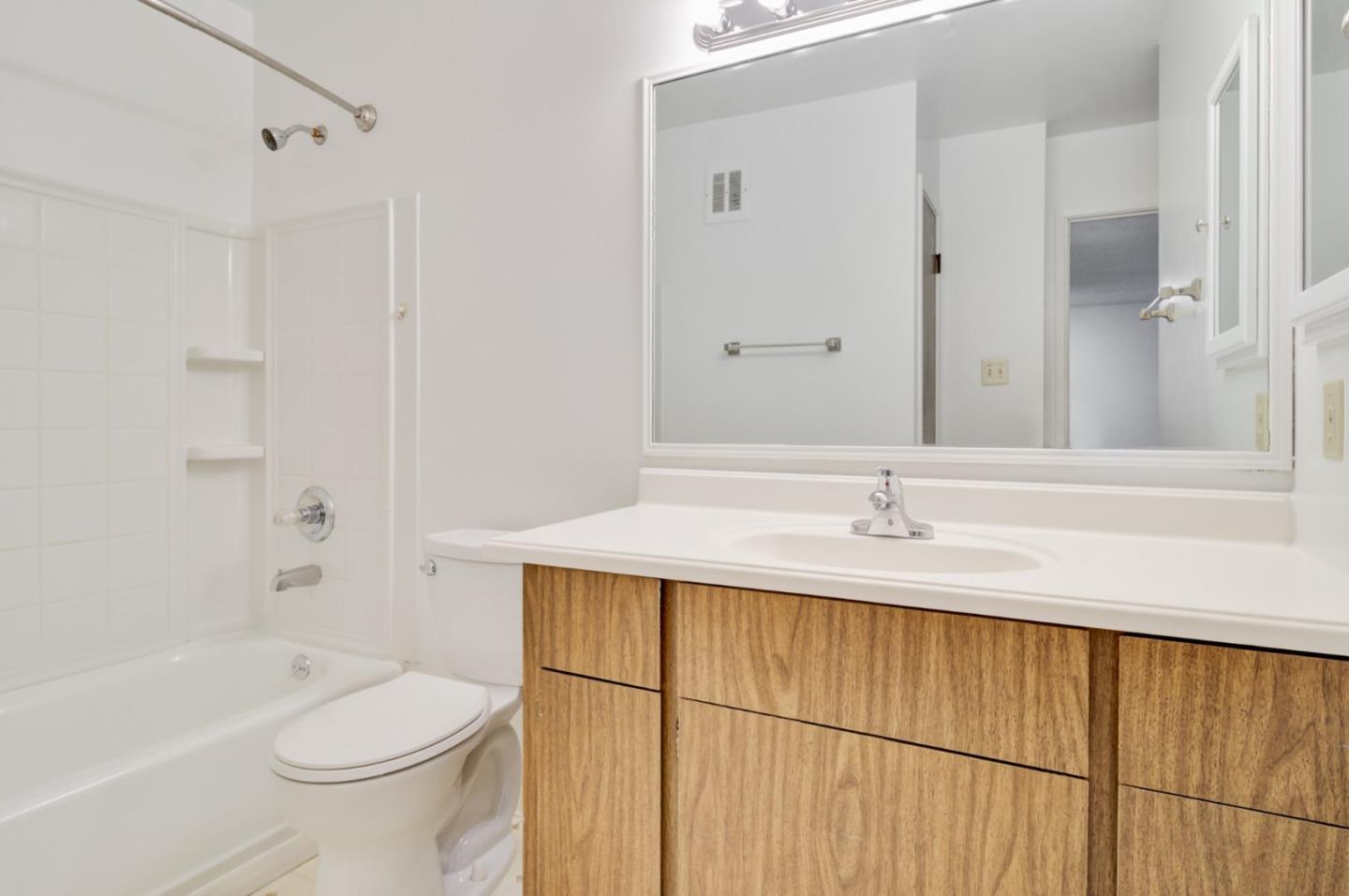 Detail Gallery Image 12 of 23 For 139 Piccadilly Pl #G,  San Bruno,  CA 94066 - 1 Beds | 1 Baths
