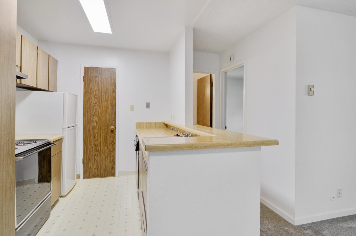 Detail Gallery Image 2 of 23 For 139 Piccadilly Pl #G,  San Bruno,  CA 94066 - 1 Beds | 1 Baths