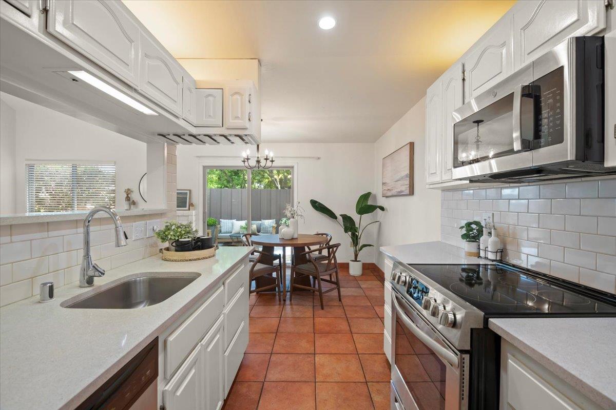 Detail Gallery Image 11 of 23 For 2650 Kentworth Way, Santa Clara,  CA 95051 - 3 Beds | 2/1 Baths