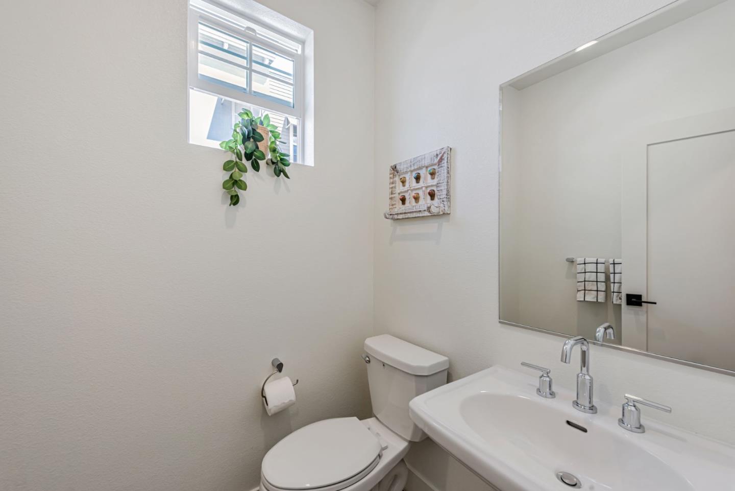 Detail Gallery Image 17 of 39 For 9355 Ocean Park Way, Newark,  CA 94560 - 4 Beds | 3/1 Baths