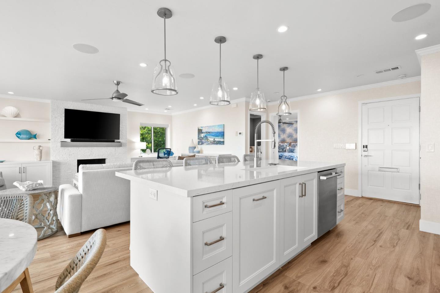 Detail Gallery Image 19 of 36 For 0 Sw Corner Mission & 3rd #B3,  Carmel,  CA 93921 - 1 Beds | 1/1 Baths