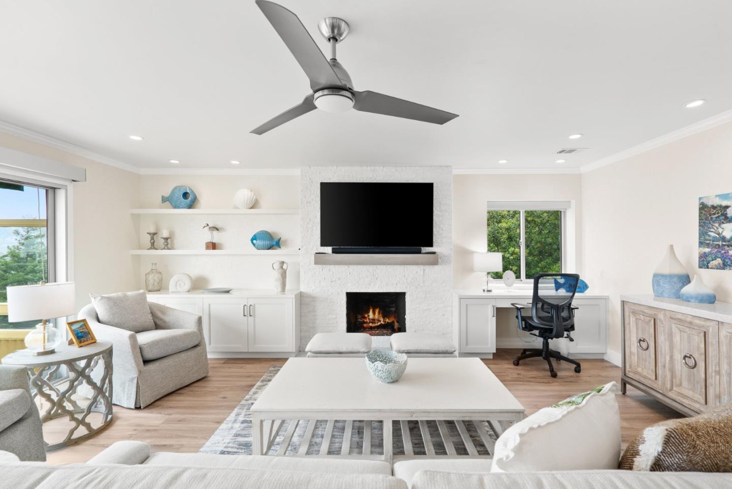 Detail Gallery Image 2 of 36 For 0 Sw Corner Mission & 3rd #B3,  Carmel,  CA 93921 - 1 Beds | 1/1 Baths