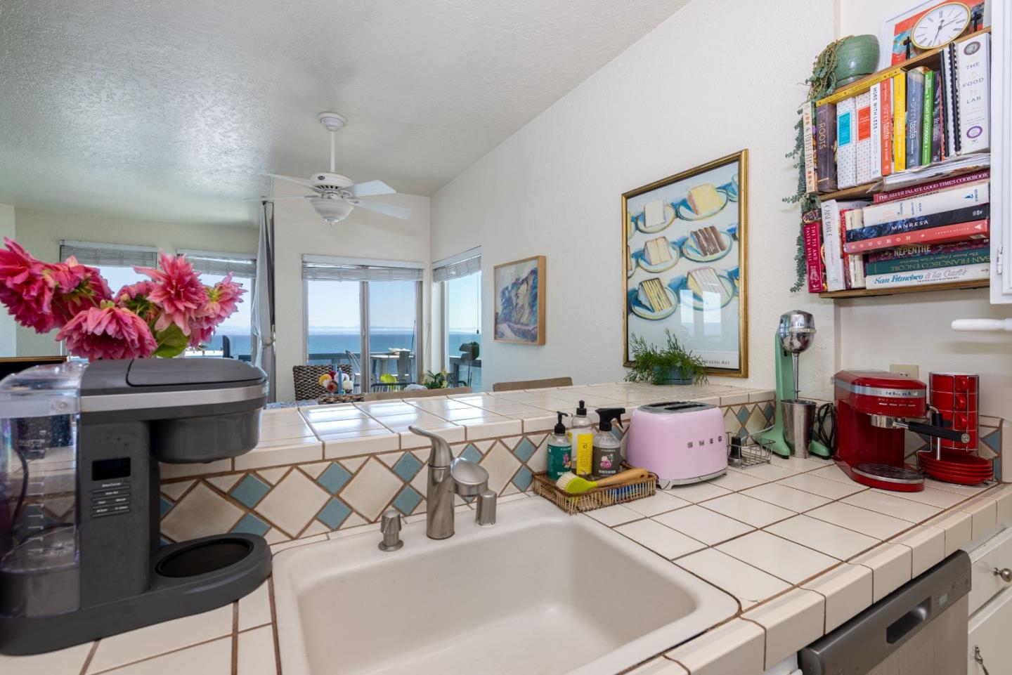 Detail Gallery Image 5 of 25 For 260 Rio Del Mar Blvd #8,  Aptos,  CA 95003 - 3 Beds | 2 Baths