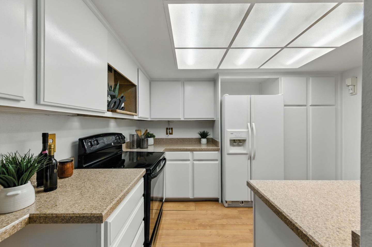 Detail Gallery Image 12 of 34 For 317 Northumberland Ave, Redwood City,  CA 94061 - 3 Beds | 2/1 Baths