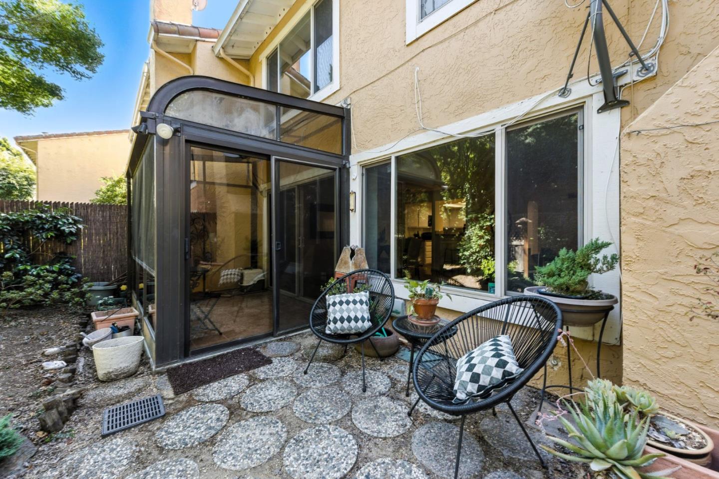 Detail Gallery Image 18 of 34 For 317 Northumberland Ave, Redwood City,  CA 94061 - 3 Beds | 2/1 Baths
