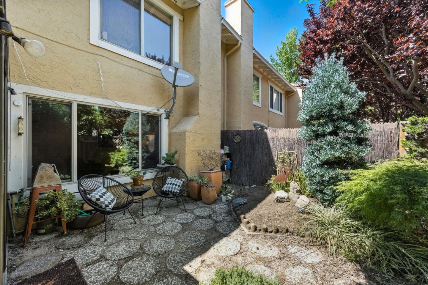 Detail Gallery Image 19 of 34 For 317 Northumberland Ave, Redwood City,  CA 94061 - 3 Beds | 2/1 Baths