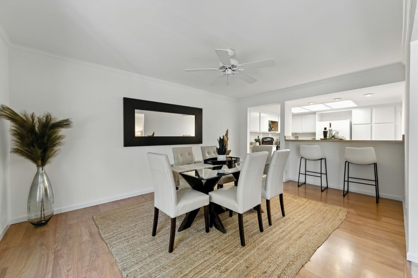 Detail Gallery Image 9 of 34 For 317 Northumberland Ave, Redwood City,  CA 94061 - 3 Beds | 2/1 Baths