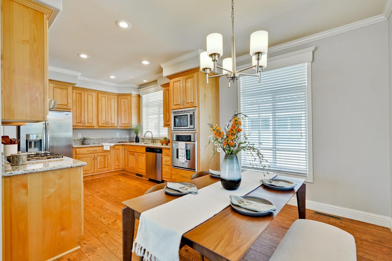 Detail Gallery Image 9 of 58 For 1225 Vienna Dr #243,  Sunnyvale,  CA 94089 - 3 Beds | 2 Baths