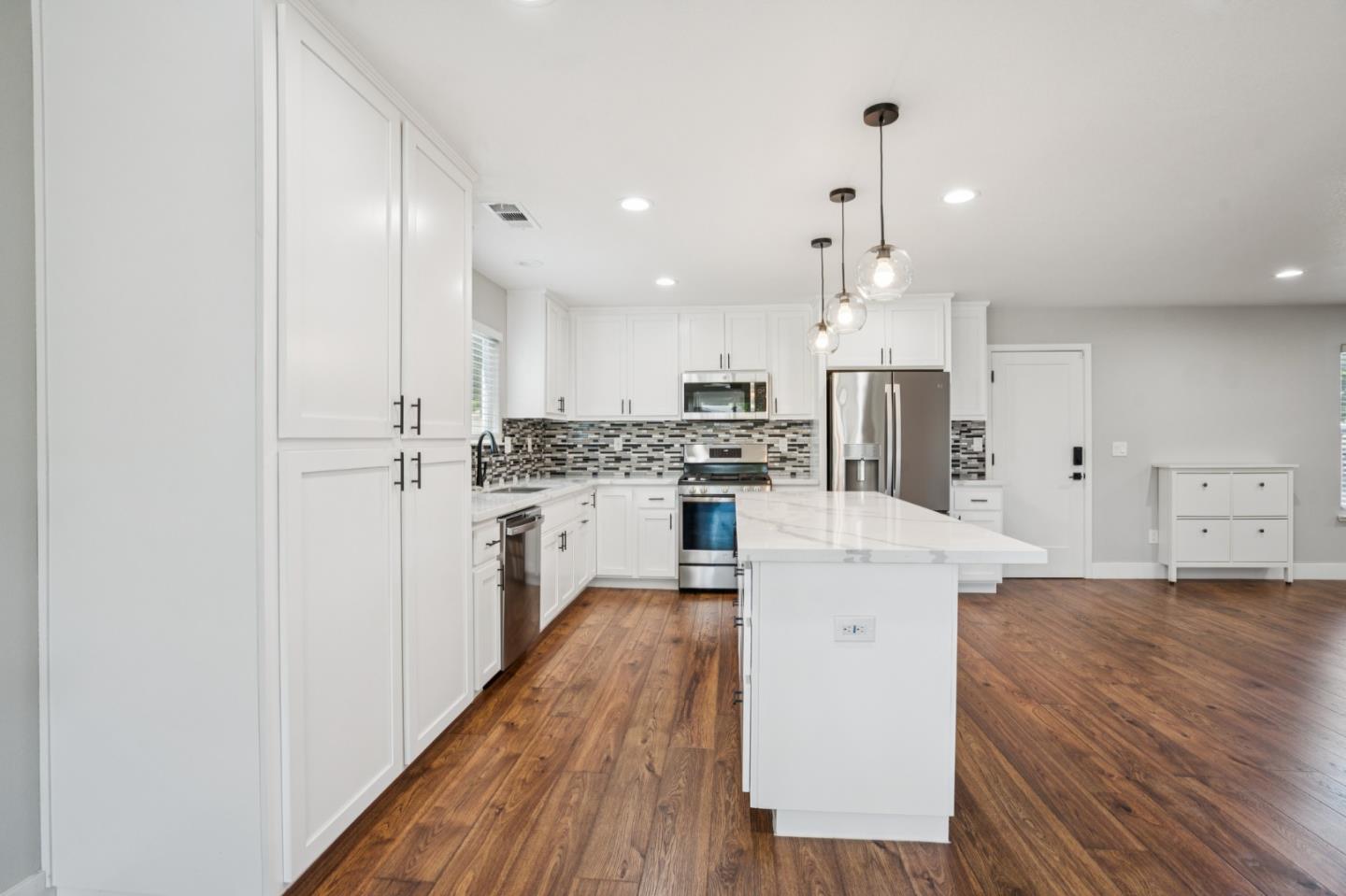 Detail Gallery Image 13 of 36 For 61 Galleon Way, Pittsburg,  CA 94565 - 3 Beds | 2 Baths