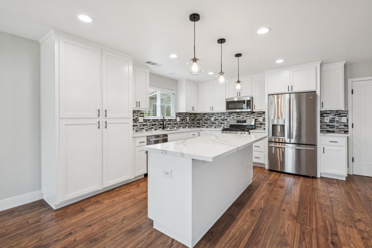 Detail Gallery Image 14 of 36 For 61 Galleon Way, Pittsburg,  CA 94565 - 3 Beds | 2 Baths