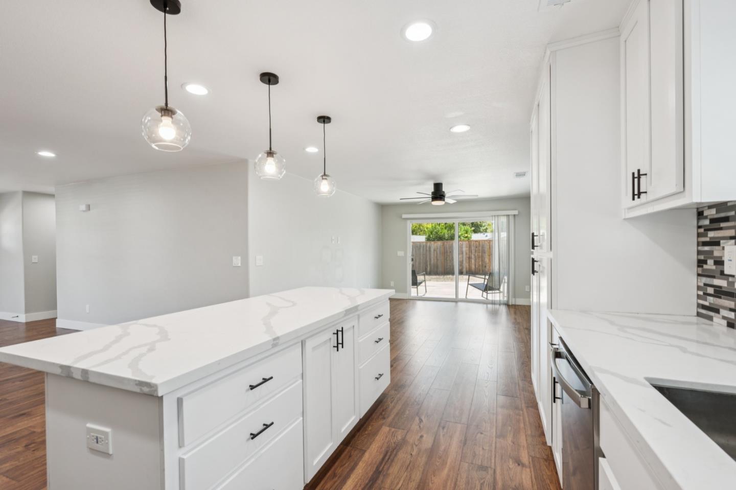 Detail Gallery Image 15 of 36 For 61 Galleon Way, Pittsburg,  CA 94565 - 3 Beds | 2 Baths