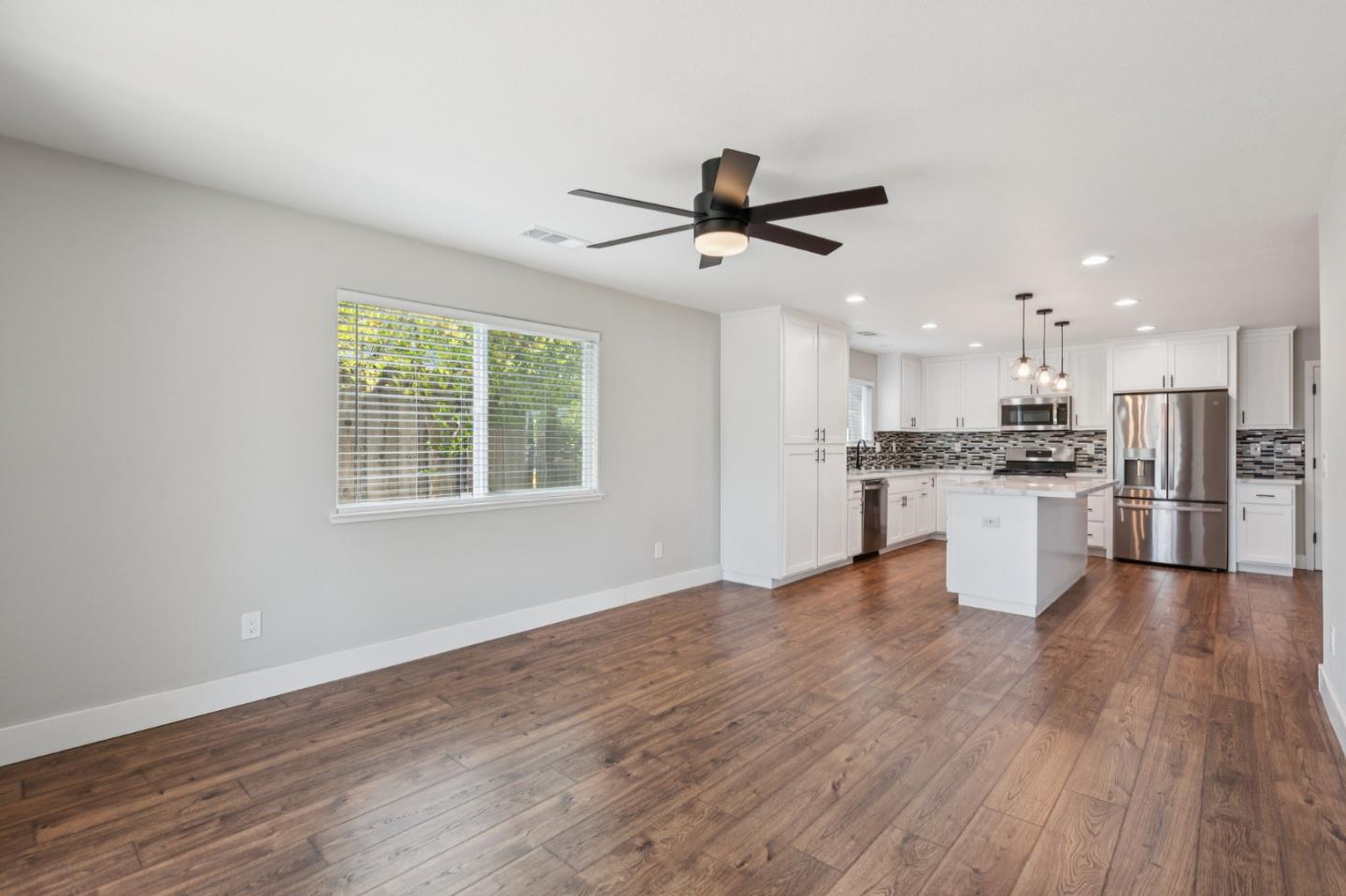 Detail Gallery Image 16 of 36 For 61 Galleon Way, Pittsburg,  CA 94565 - 3 Beds | 2 Baths