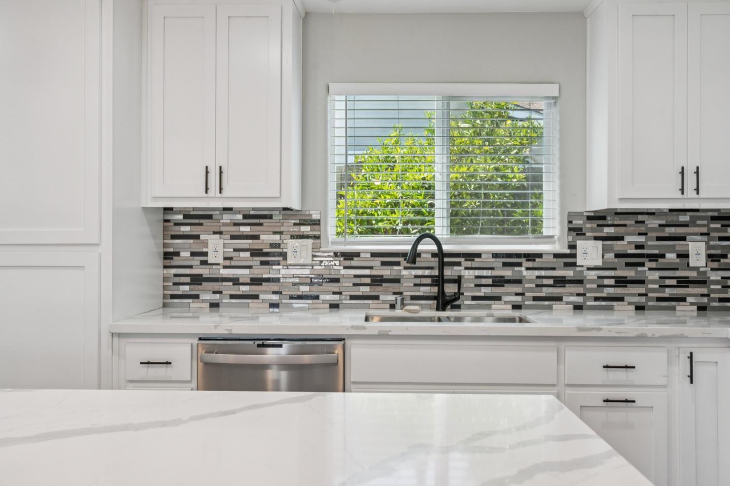 Detail Gallery Image 18 of 36 For 61 Galleon Way, Pittsburg,  CA 94565 - 3 Beds | 2 Baths