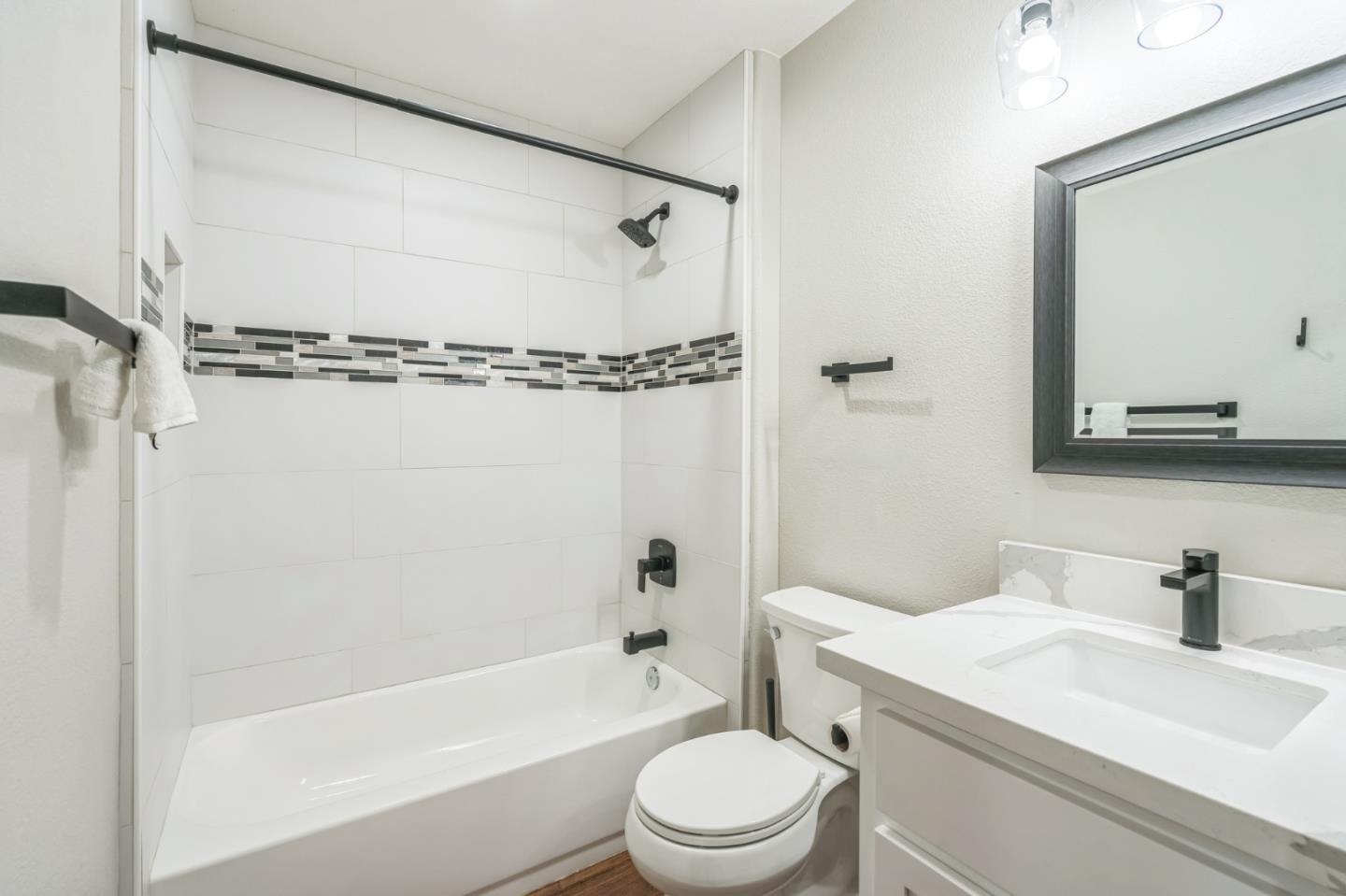 Detail Gallery Image 21 of 36 For 61 Galleon Way, Pittsburg,  CA 94565 - 3 Beds | 2 Baths